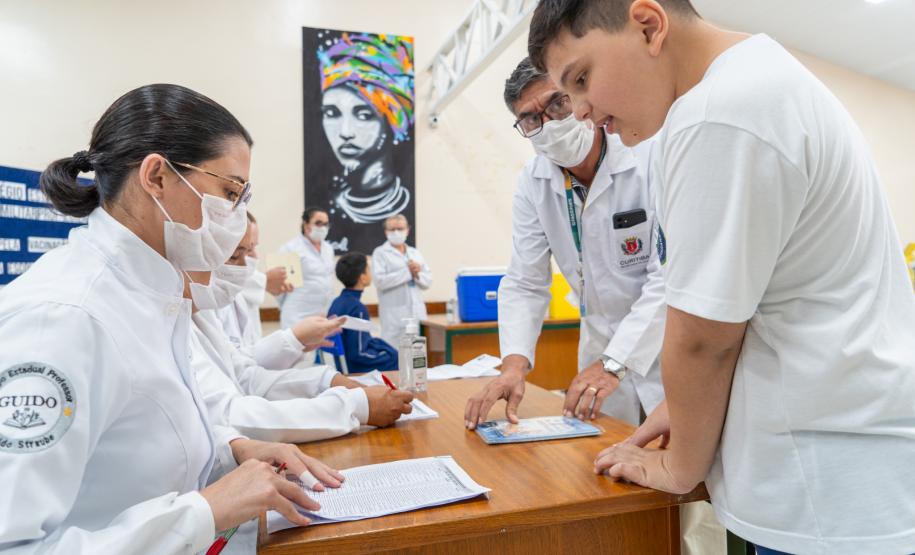 Escolas estaduais e municipais já estão participando da nova força-tarefa de vacinação