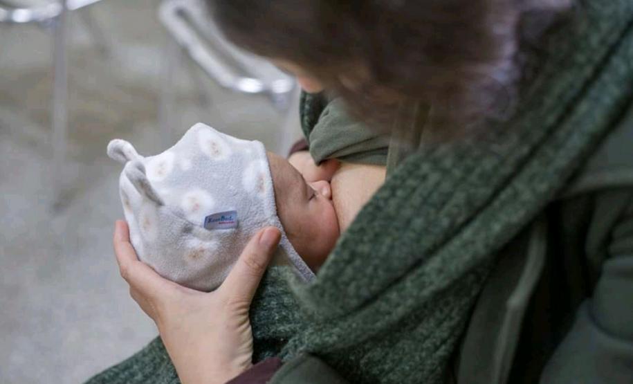 Rede de aleitamento materno e hospitais certificados ajudam milhares de bebês todos os anos