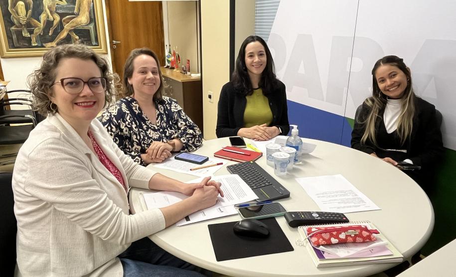 Secretaria da Saúde lança cartilha para orientar sobre violências contra as mulheres