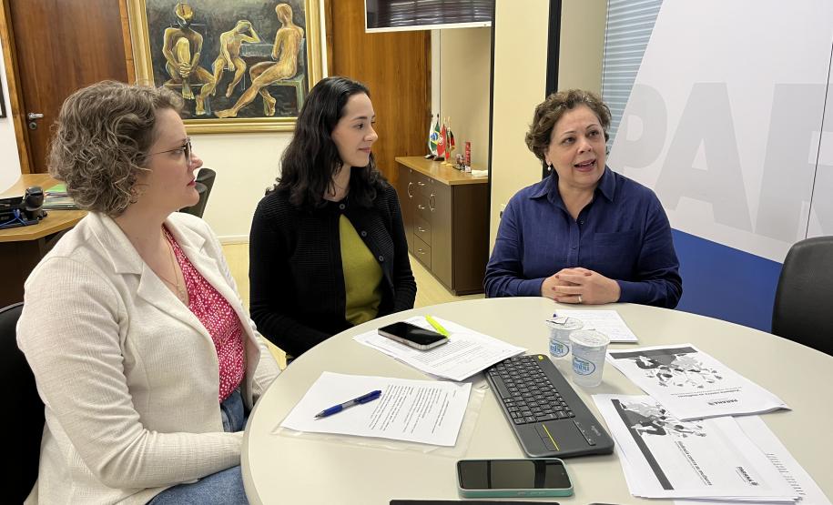 Secretaria da Saúde lança cartilha para orientar sobre violências contra as mulheres