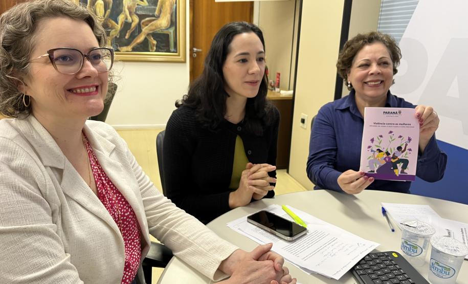 Secretaria da Saúde lança cartilha para orientar sobre violências contra as mulheres