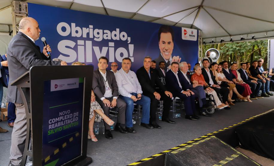 Em parceria com AACD, governador anuncia Complexo de Reabilitação Silvio Santos