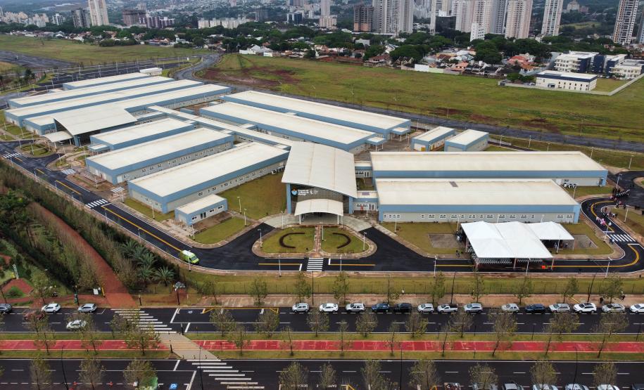 Megaestrutura: governador inaugura Hospital da Criança de Maringá