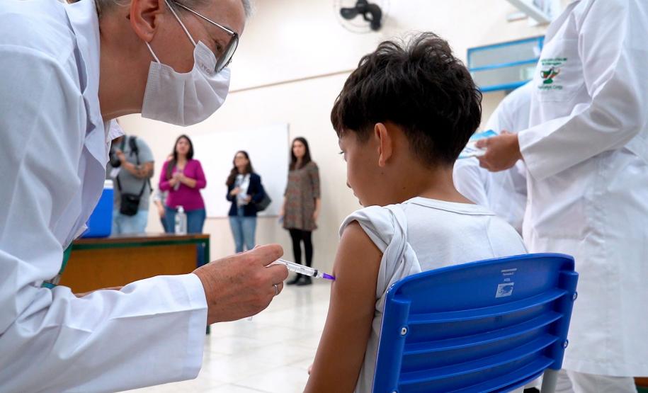 Força-tarefa de vacinação nas escolas é concluída com 292,6 mil doses aplicadas