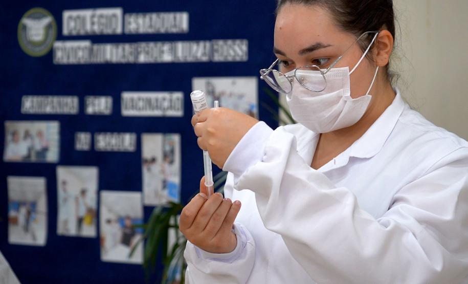 Força-tarefa de vacinação nas escolas é concluída com 292,6 mil doses aplicadas