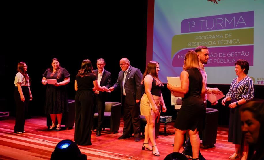 Residentes técnicos do Governo do Estado apresentam propostas em gestão de saúde