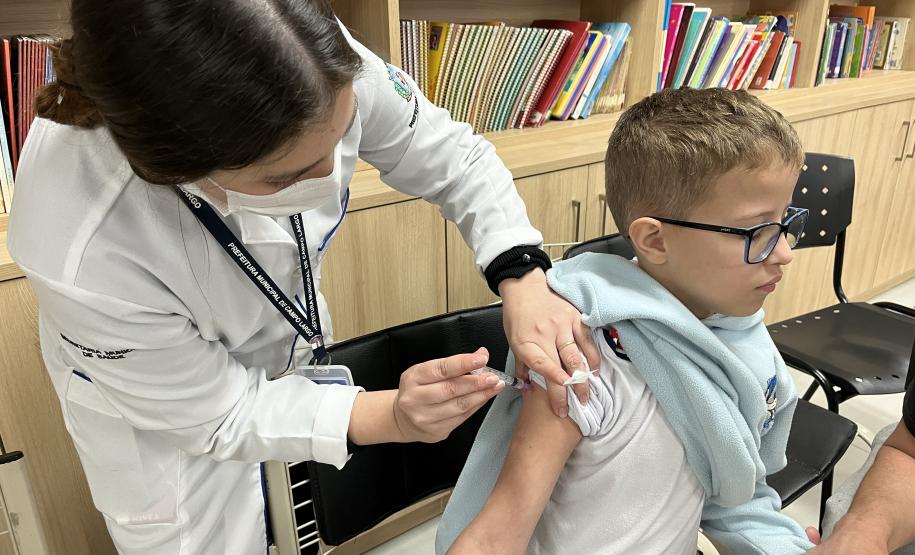 Com mais de 160 mil doses aplicadas, vacinação nas escolas é prorrogada