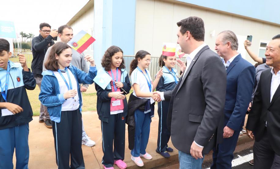 Megaestrutura: governador inaugura Hospital da Criança de Maringá