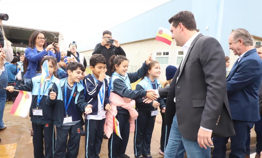 Megaestrutura: governador inaugura Hospital da Criança de Maringá