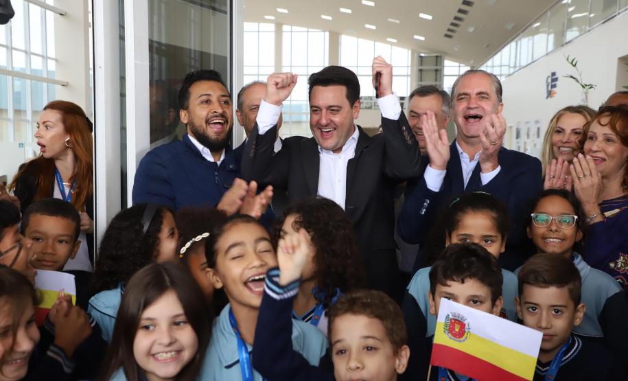 Megaestrutura: governador inaugura Hospital da Criança de Maringá