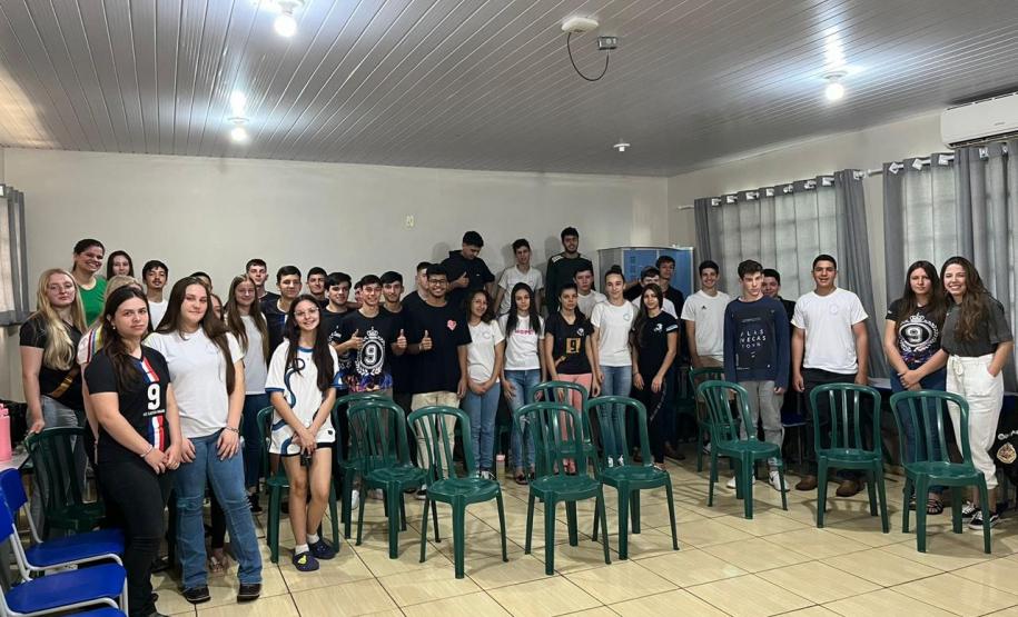 Orientação e cuidados: atendimentos de adolescentes no SUS do Paraná crescem 22%