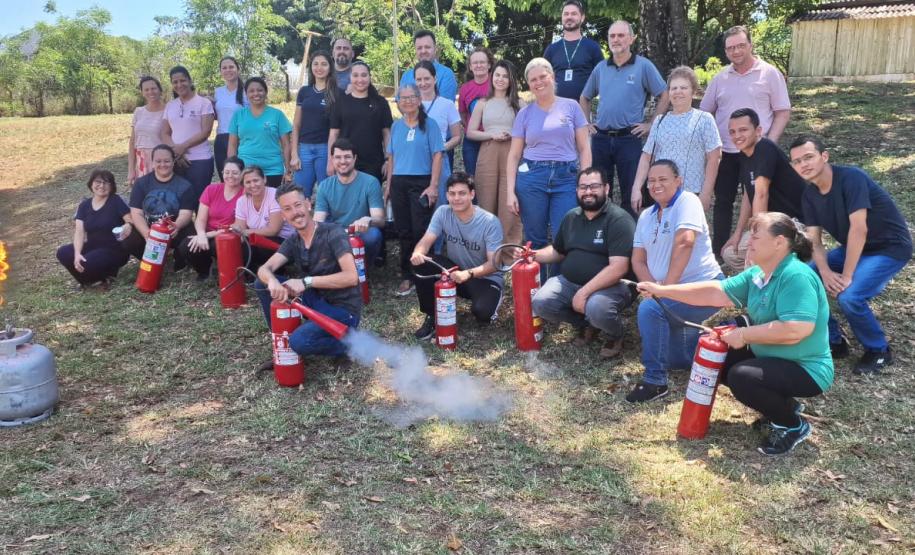 Secretaria da Saúde promove treinamento prático para brigadistas de incêndio