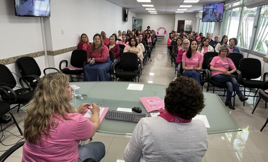 Saúde encerra campanha Paraná Rosa com balanço de ações e palestra sobre mindfulness