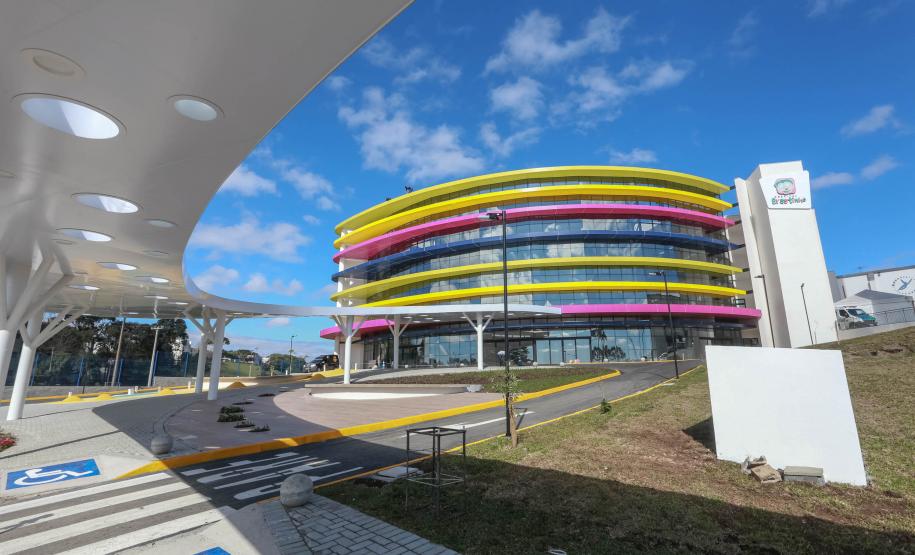 Paraná vira polo de saúde infantil com novos hospitais, maternidades e mais serviços