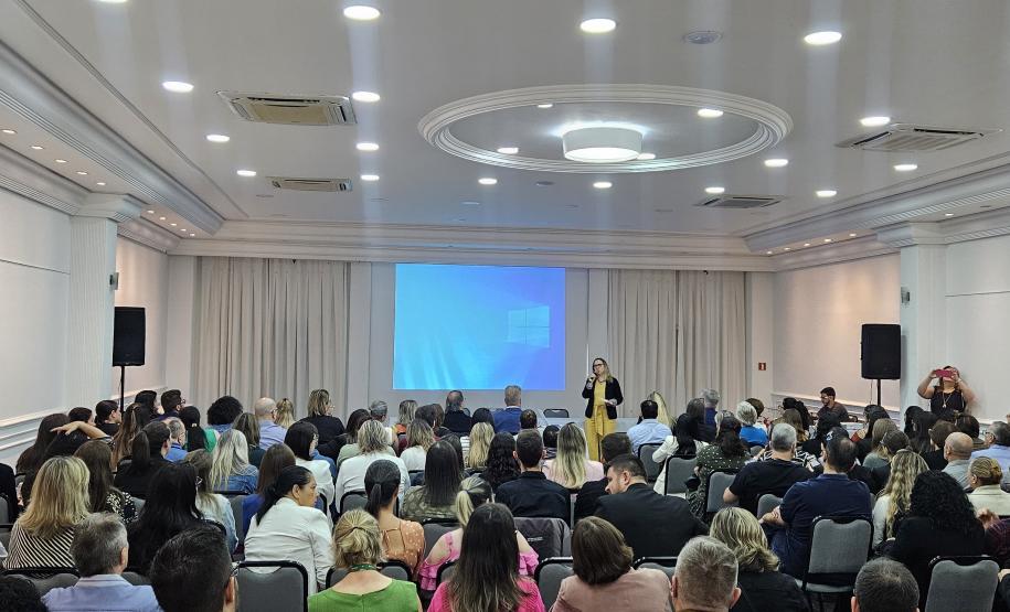 O encontro reuniu cerca de 180 servidores de diferentes áreas, promovendo integração e alinhamento de conceitos e práticas entre profissionais das esferas estadual e federal, além de incentivar o compartilhamento de práticas essenciais para a gestão pública de saúde.