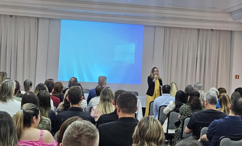 O encontro reuniu cerca de 180 servidores de diferentes áreas, promovendo integração e alinhamento de conceitos e práticas entre profissionais das esferas estadual e federal, além de incentivar o compartilhamento de práticas essenciais para a gestão pública de saúde.