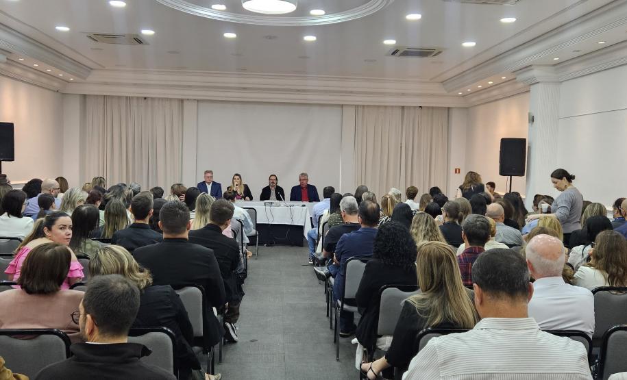 O encontro reuniu cerca de 180 servidores de diferentes áreas, promovendo integração e alinhamento de conceitos e práticas entre profissionais das esferas estadual e federal, além de incentivar o compartilhamento de práticas essenciais para a gestão pública de saúde.