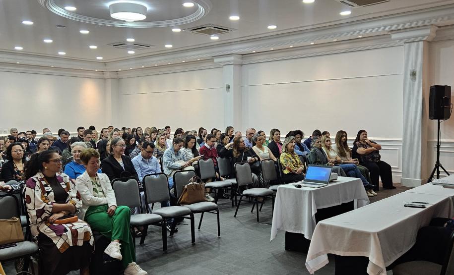 O encontro reuniu cerca de 180 servidores de diferentes áreas, promovendo integração e alinhamento de conceitos e práticas entre profissionais das esferas estadual e federal, além de incentivar o compartilhamento de práticas essenciais para a gestão pública de saúde.