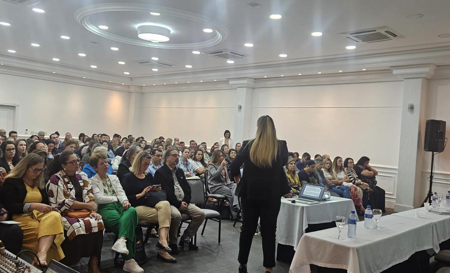 O encontro reuniu cerca de 180 servidores de diferentes áreas, promovendo integração e alinhamento de conceitos e práticas entre profissionais das esferas estadual e federal, além de incentivar o compartilhamento de práticas essenciais para a gestão pública de saúde.