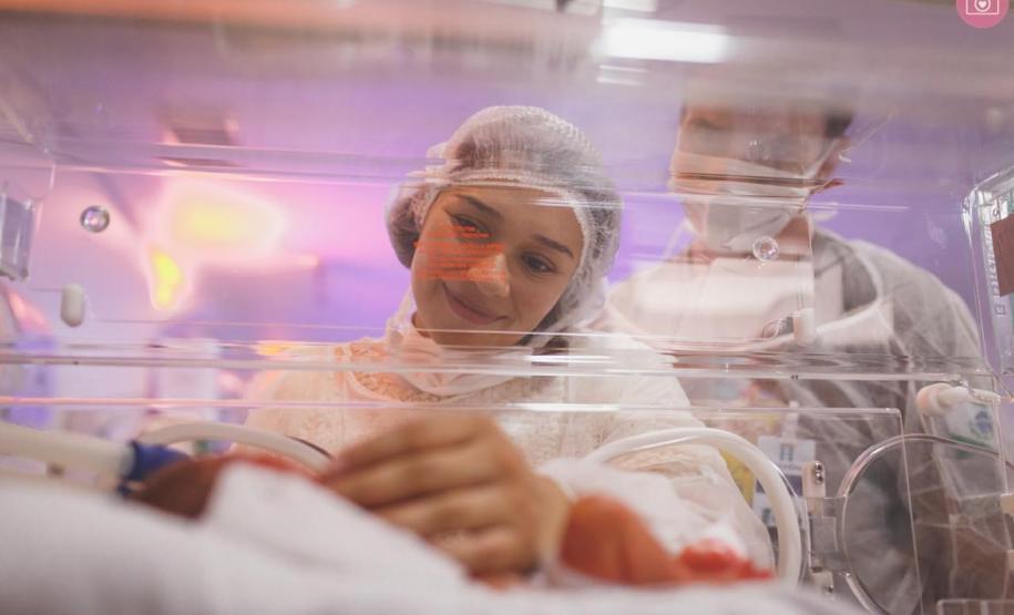 Saúde reforça importância de pais de bebês prematuros permanecerem na UTI