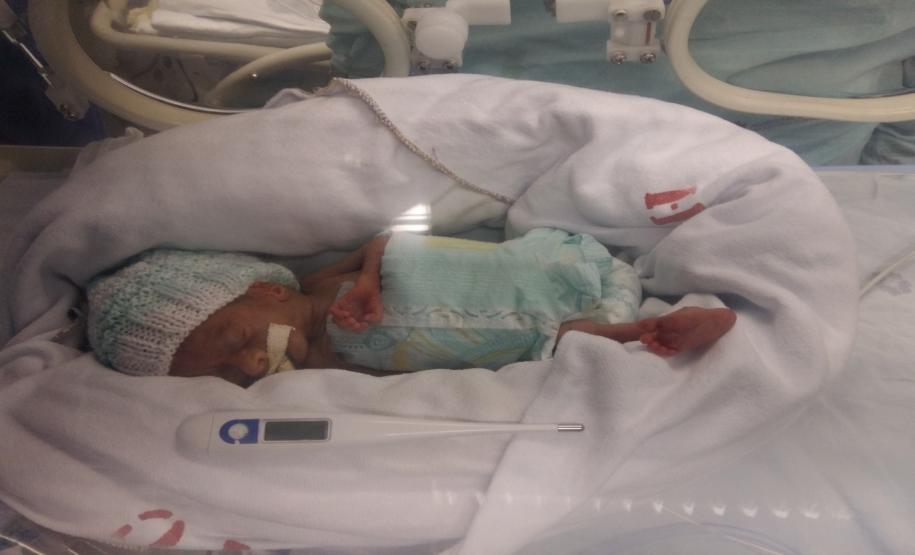 Saúde reforça importância de pais de bebês prematuros permanecerem na UTI