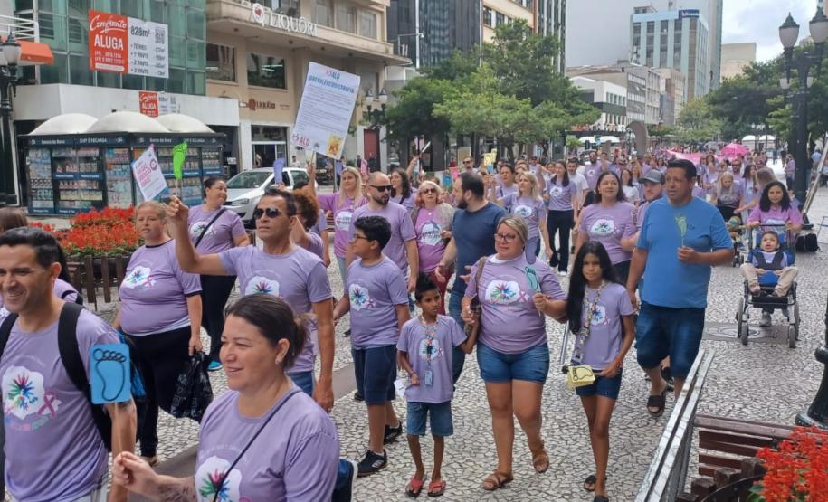 Caminhada marca início do mês de conscientização sobre doenças raras