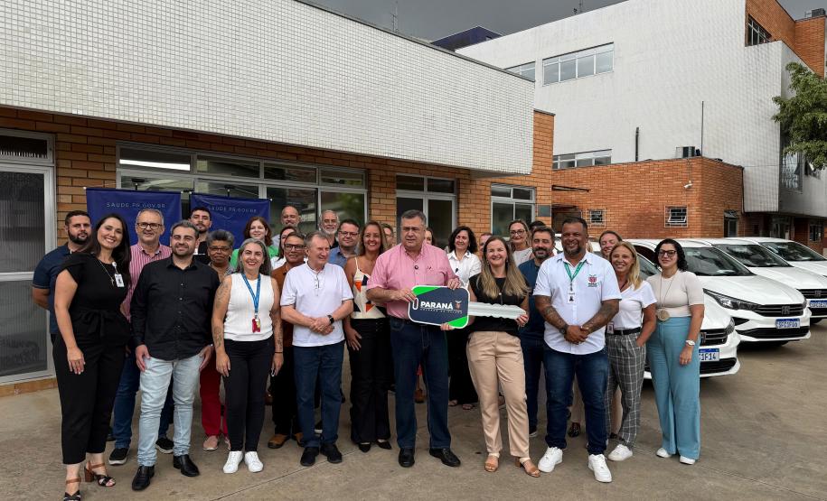 Estado entrega 10 novos veículos para fortalecer a Hemorrede do Paraná