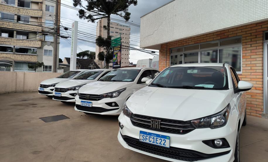 Estado entrega 10 novos veículos para fortalecer a Hemorrede do Paraná