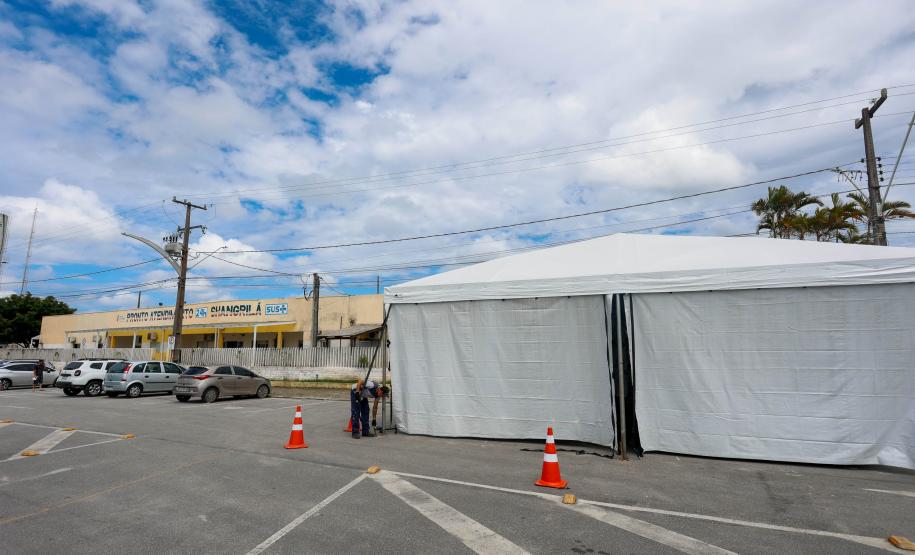 Secretaria da Saúde instala tendas para atender casos de viroses no Litoral