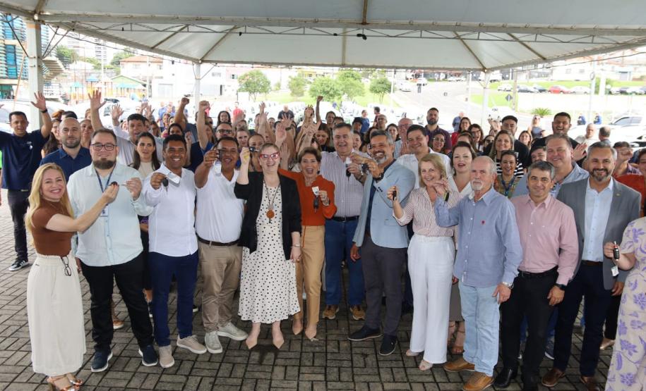 Estado entrega 64 veículos e três ambulâncias para saúde em Ponta Grossa