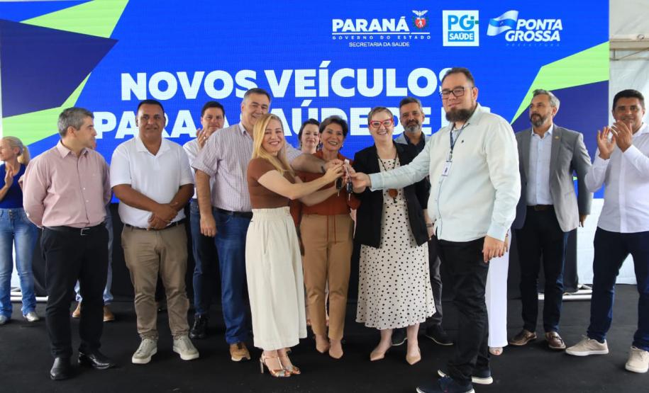 Estado entrega 64 veículos e três ambulâncias para saúde em Ponta Grossa