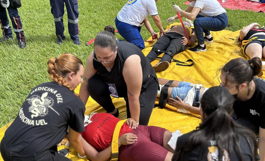 Saúde realiza simulação de incidente com múltiplas vítimas para treinamento de urgência em Londrina