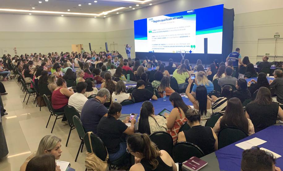Saúde capacita 300 agentes comunitários e de combate a endemias no uso de plataformas