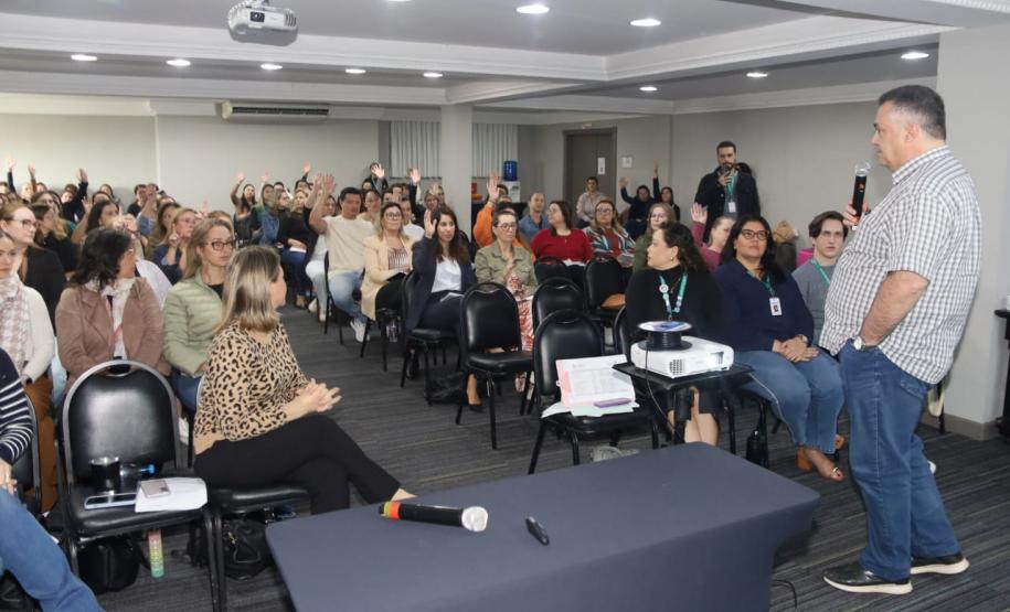 Sesa capacita profissionais para ampliar o cuidado com a infância no Paraná