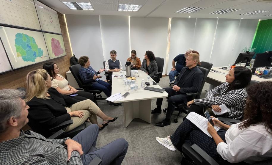 Sesa recebe representantes do ES