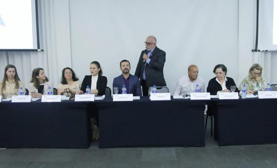 Dia D da vacinação será em 10 de maio; força-tarefa nas escolas começa na segunda