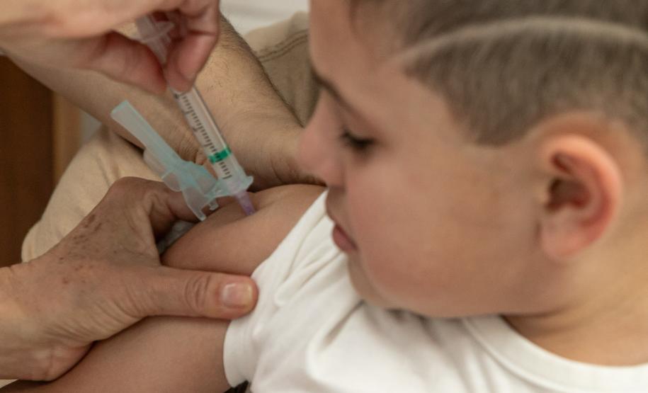 Dia D: Paraná aplica 374,8 mil vacinas, supera meta e está em 2º na imunização contra a gripe