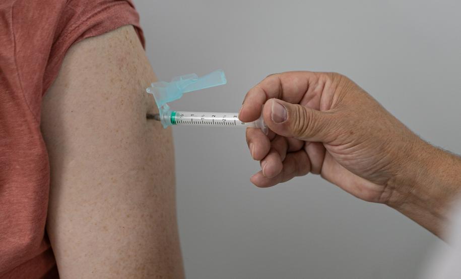 Saúde reforça importância da vacina com aumento de doenças respiratórias no Paraná