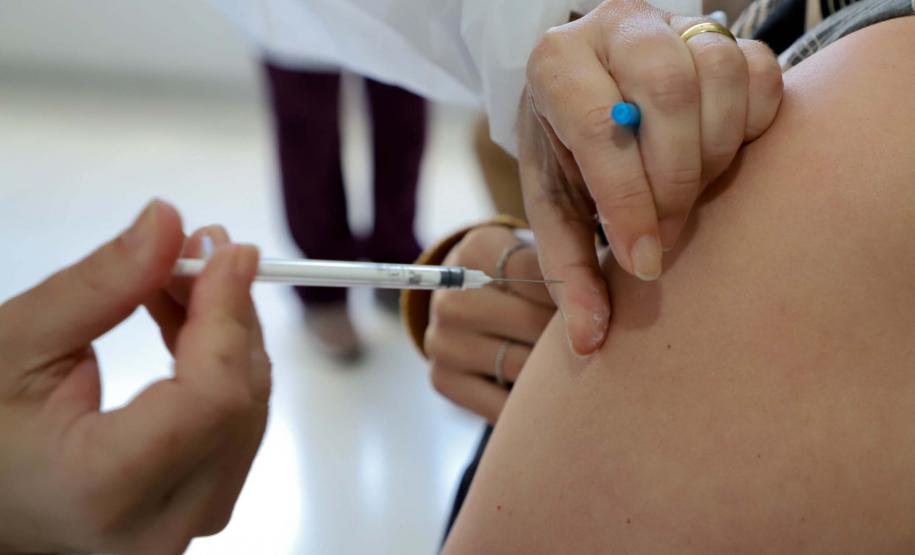 Dia D de multivacinação no Paraná será no sábado; meta é atingir 300 mil doses aplicadas
