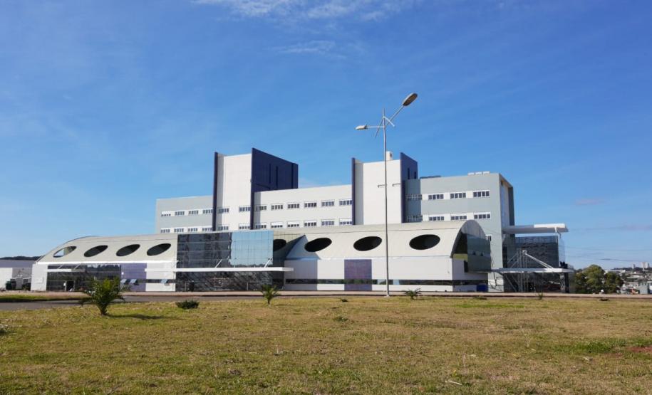 Hospital Regional do Centro-Oeste é referência em cirurgias eletivas e formação profissional