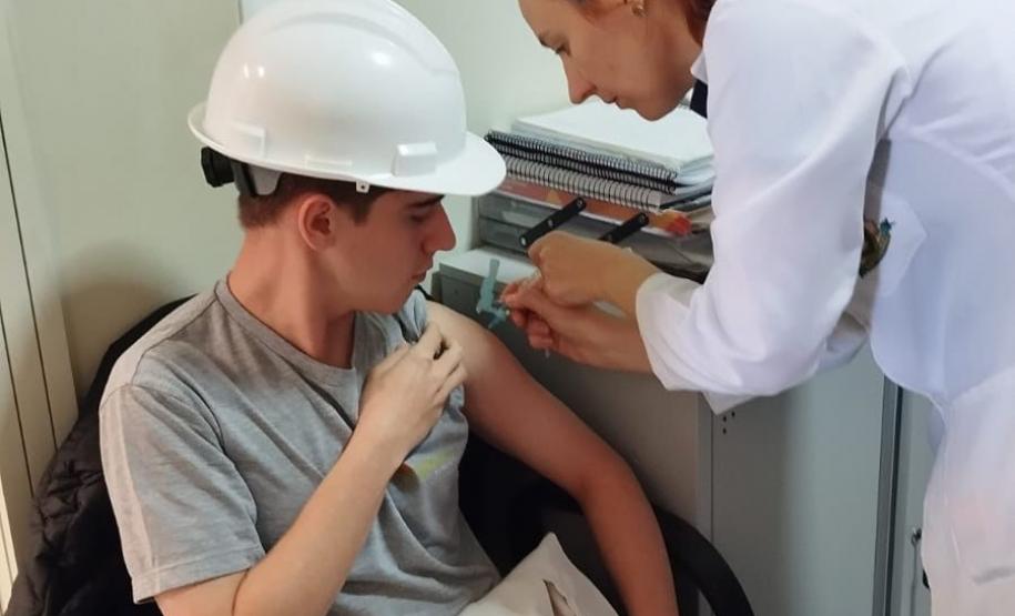 Sesa incentiva vacinação extramuros como estratégia para ampliar cobertura contra a gripe no Paraná