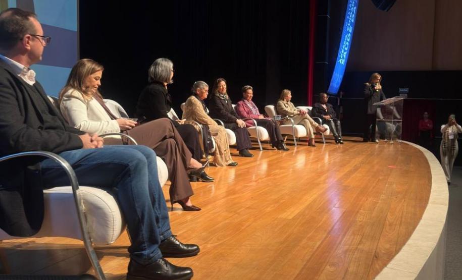 Paraná realiza I Seminário Estadual sobre Acesso, Cuidado e Direitos à Saúde da Mulher