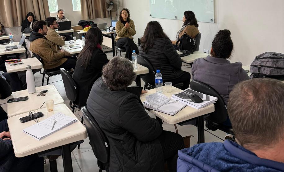 Com nova metodologia, Paraná capacita 80 profissionais para cuidados com a saúde mental