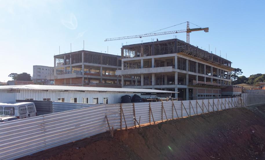 Com investimento de R$ 231 milhões, Paraná tem 11 maternidades em obras