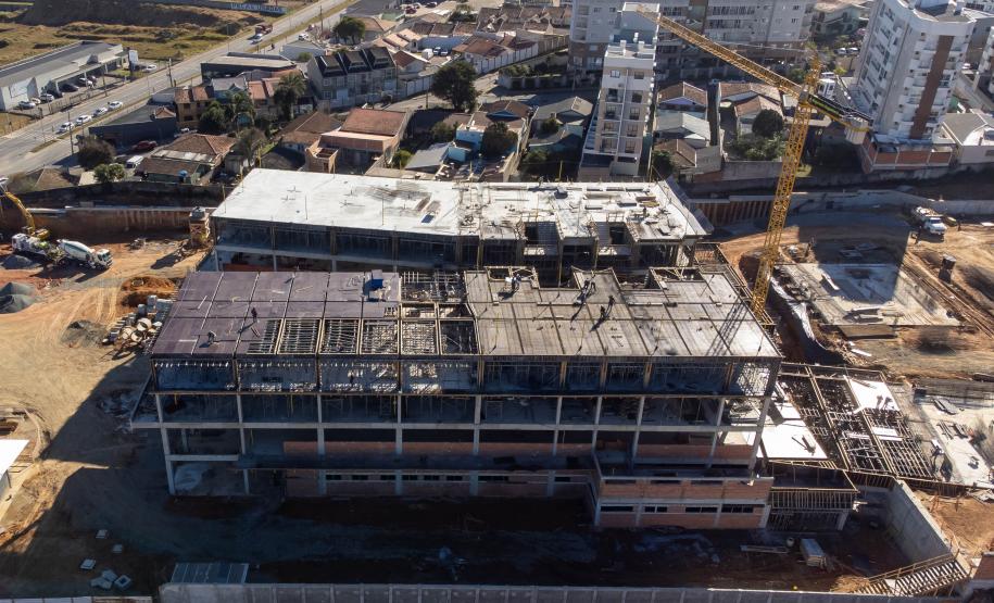 Com investimento de R$ 231 milhões, Paraná tem 11 maternidades em obras