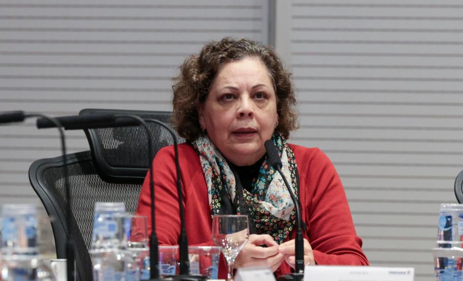 Luciana Massa se reúne com 370 primeiras-damas municipais para planejar Paraná Rosa