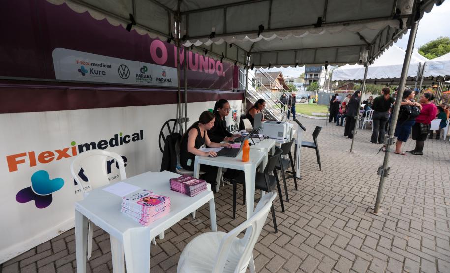 Carreta Saúde da Mulher zera fila para exames de mamografia em Cerro Azul