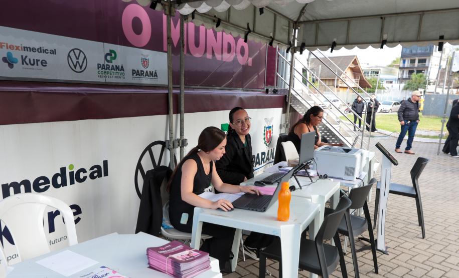 Carreta Saúde da Mulher zera fila para exames de mamografia em Cerro Azul