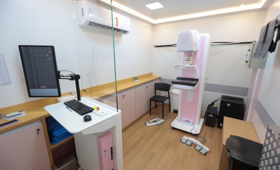 Carreta Saúde da Mulher zera fila para exames de mamografia em Cerro Azul