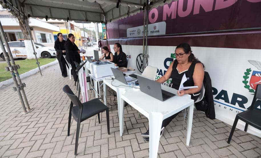 Carreta Saúde da Mulher zera fila para exames de mamografia em Cerro Azul